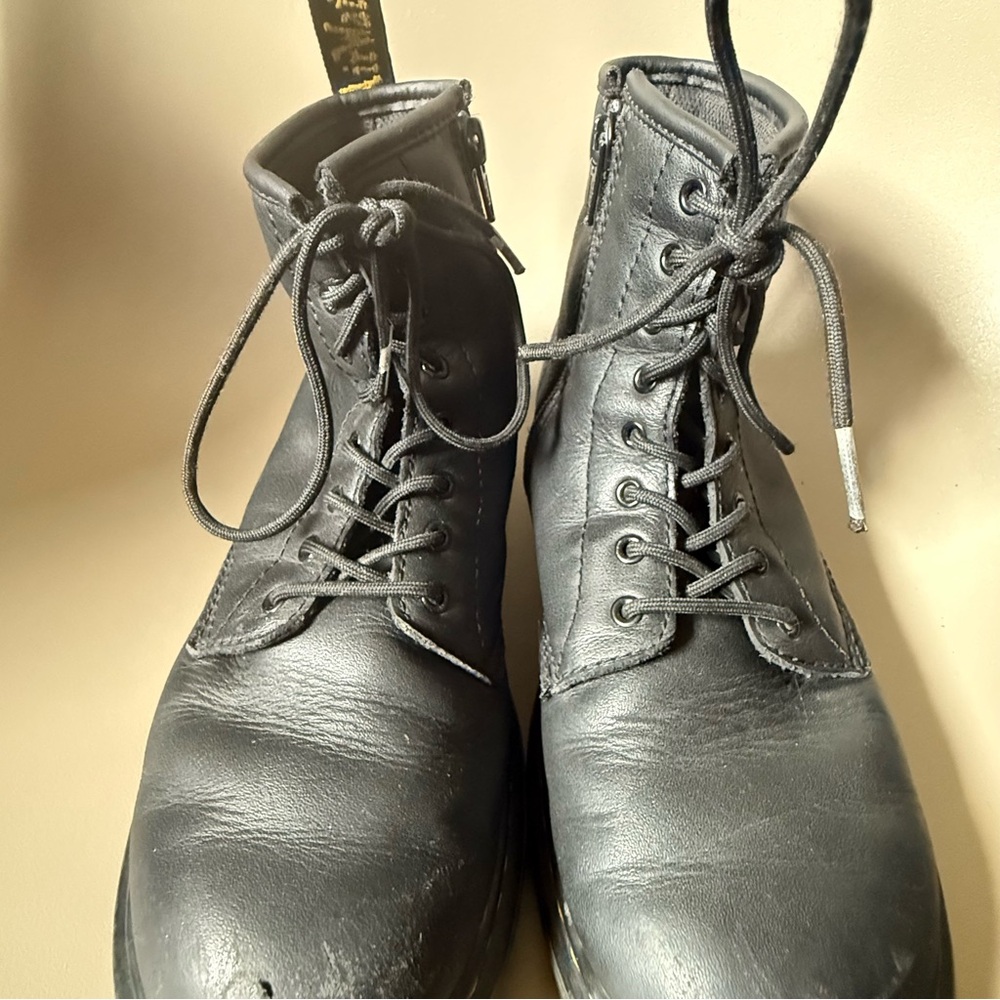 Black Side Zip / Lace up Dr. Martens Boots for Big Girl Size 4 - Picture 10 of 14
